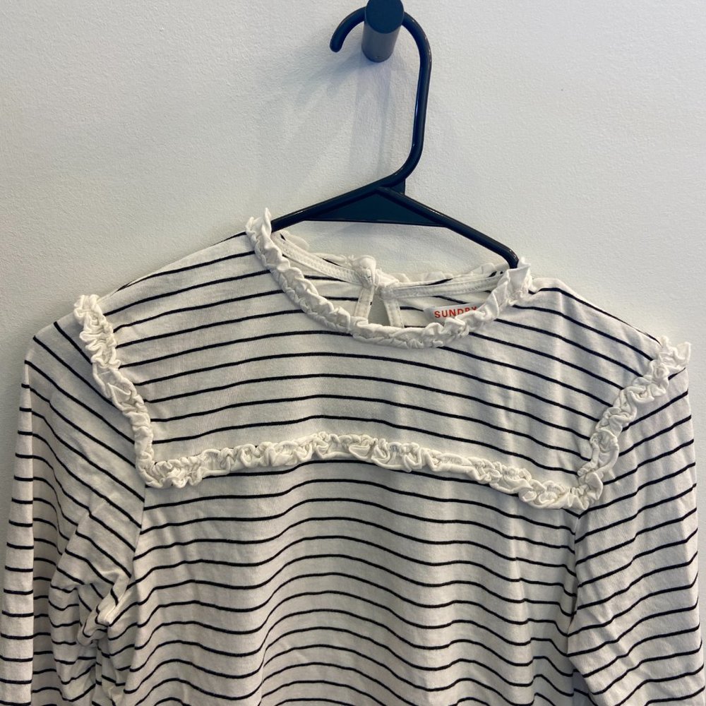 Sundry Size 1 Ruffle Bib Top - Picture 3 of 11
